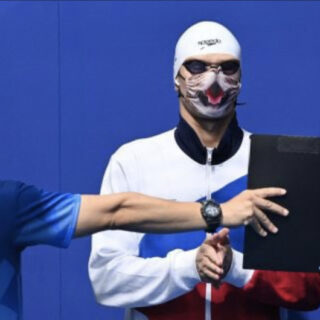 東京五輪で猫マスクを着用しているエフゲニー・リロフ選手